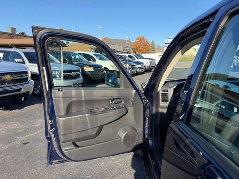 Used 2012 Jeep Liberty Sport image 27