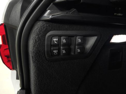 Used 2022 BMW X7 xDrive40i w/ Executive Package image 9