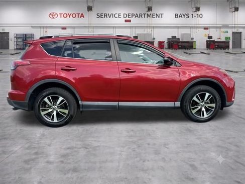 Used 2016 Toyota RAV4 XLE AWD/4WD image 6