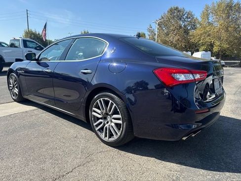 Used 2018 Maserati Ghibli RWD image 2