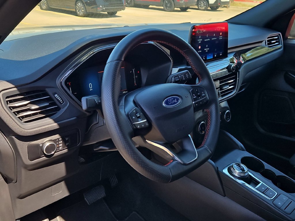 Used 2025 Ford Escape ST-Line FWD image 12