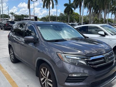 Used 2016 Honda Pilot Touring image 1