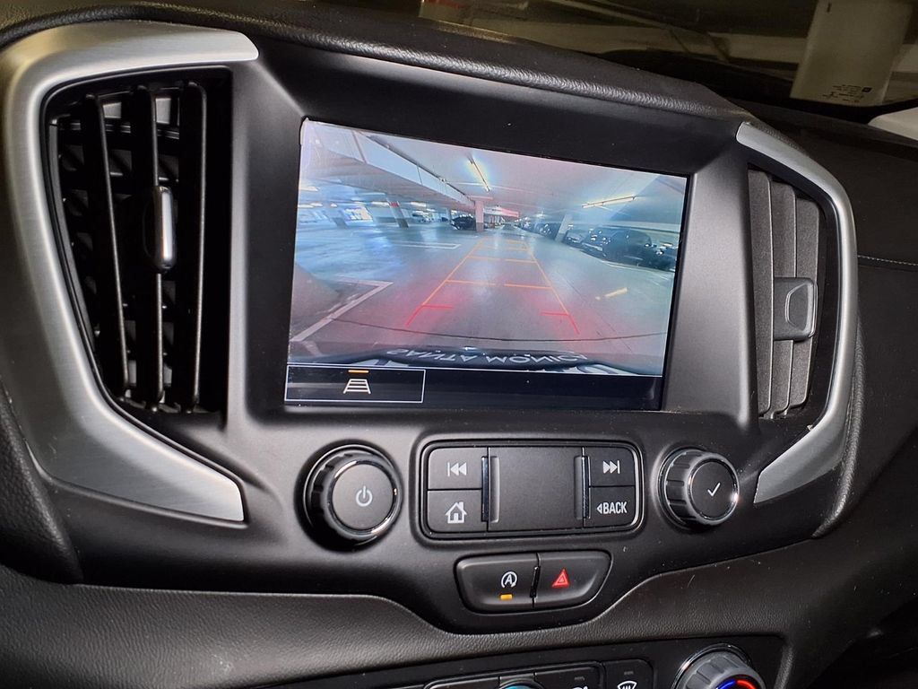 Certified 2022 GMC Terrain SLE w/ Driver Convenience Package FWD image 6