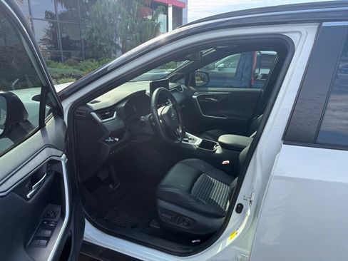 Used 2023 Toyota RAV4 XSE AWD/4WD image 9