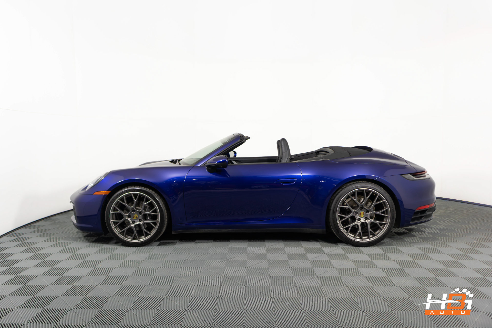 Used 2020 Porsche 911 Carrera RWD image 16