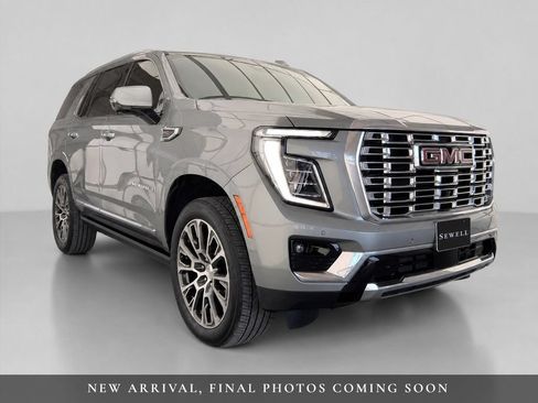 Used 2026 GMC Yukon Denali w/ Sun & Power Step Package AWD/4WD image 2
