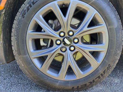 Used 2018 Cadillac XT5 Platinum w/ Driver Assist Package AWD/4WD image 9