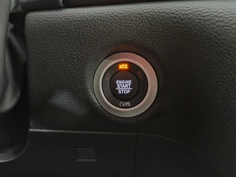 New 2026 Chrysler Pacifica Select FWD image 21