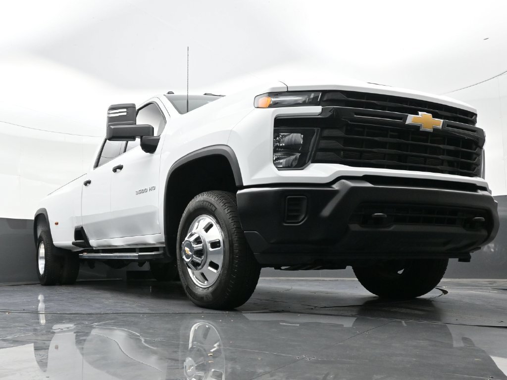 Used 2025 Chevrolet Silverado 3500 W/T AWD/4WD image 29