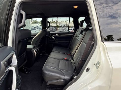 Used 2023 Lexus GX 460 Luxury w/ Accessory Package AWD/4WD image 14