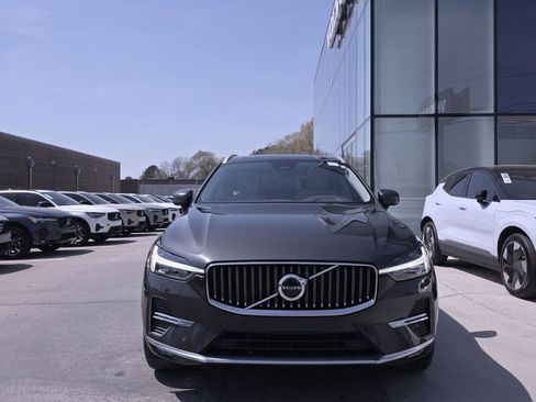 Used 2023 Volvo XC60 B5 Plus w/ Protection Package Premier FWD image 2