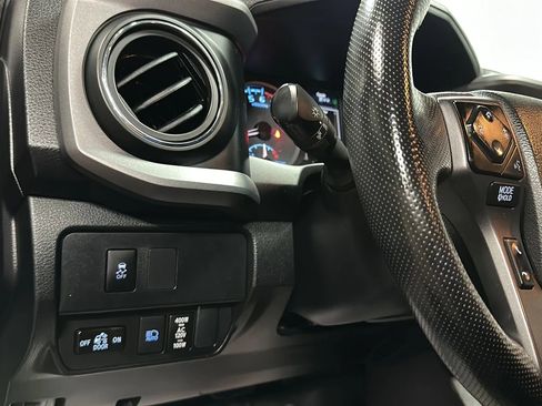 Used 2023 Toyota Tacoma TRD Off-Road image 24