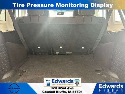 Used 2017 Jeep Wrangler Unlimited Sahara w/ Connectivity Group AWD/4WD image 12