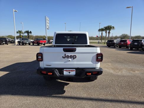 New 2026 Jeep Gladiator Mojave image 6