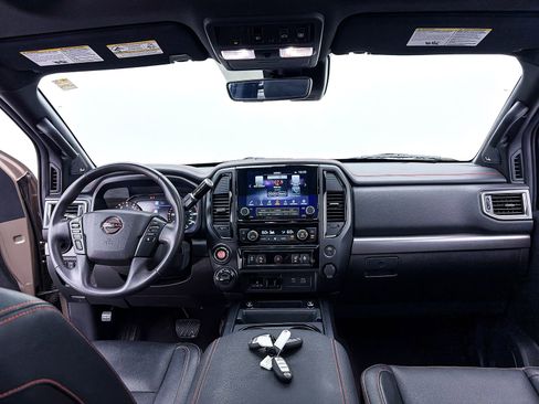 Used 2024 Nissan Titan PRO-4X w/ Pro-4x Convenience Package AWD/4WD image 30