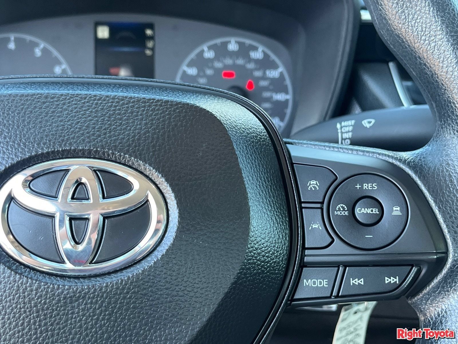 Certified 2025 Toyota Corolla LE FWD image 24