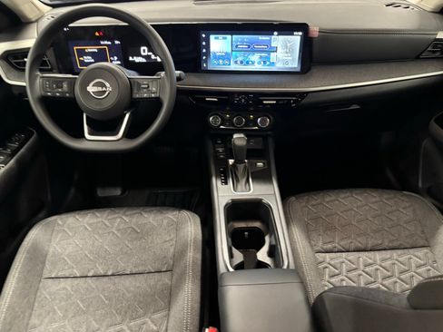 Used 2025 Nissan Kicks SV FWD image 10