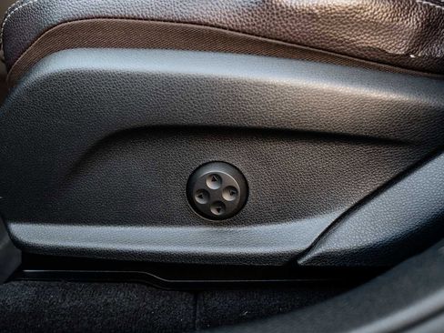 Used 2018 Mercedes-Benz GLC 350e 4MATIC image 12