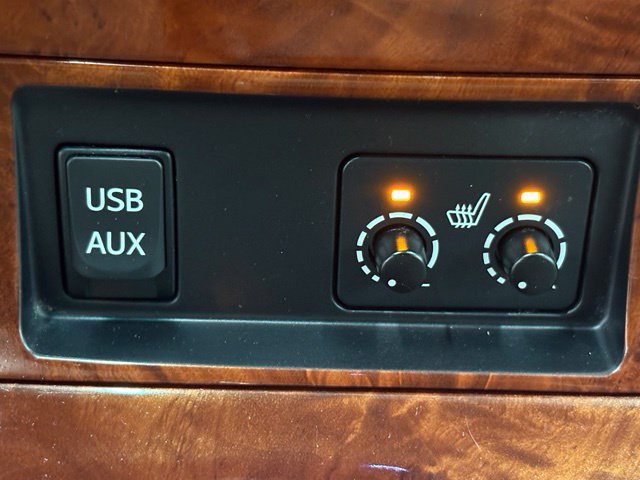 Used 2012 Toyota Highlander Limited w/ Tow Pkg FWD image 42