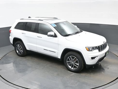 Used 2018 Jeep Grand Cherokee Limited image 39