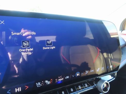 Used 2025 Chevrolet Blazer EV RS image 26