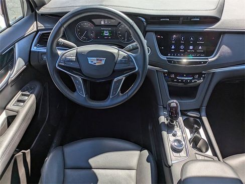 Certified 2025 Cadillac XT5 Premium Luxury image 17