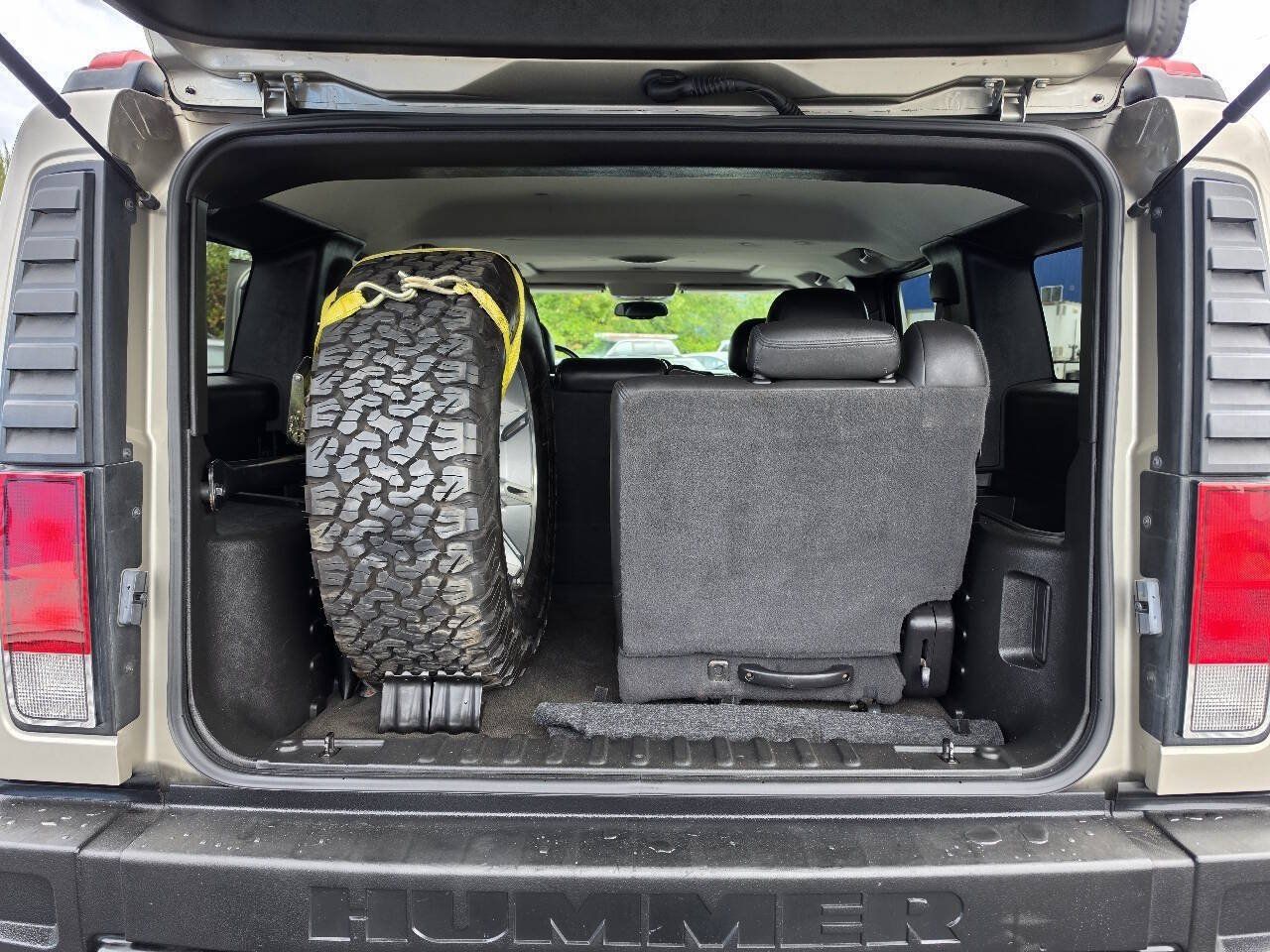 Used 2005 HUMMER H2 w/ Preferred Equipment Group AWD/4WD image 11