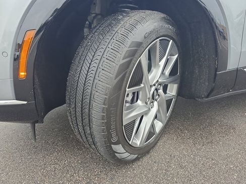 Certified 2025 Cadillac Optiq Luxury 1 image 32