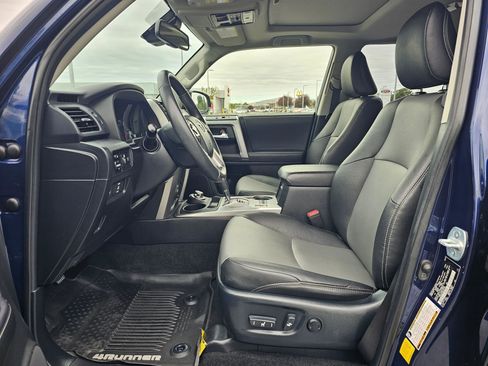 Used 2021 Toyota 4Runner SR5 Premium w/ Moonroof Package AWD/4WD image 18