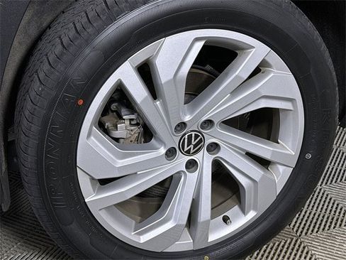 Used 2022 Volkswagen Atlas SE image 34