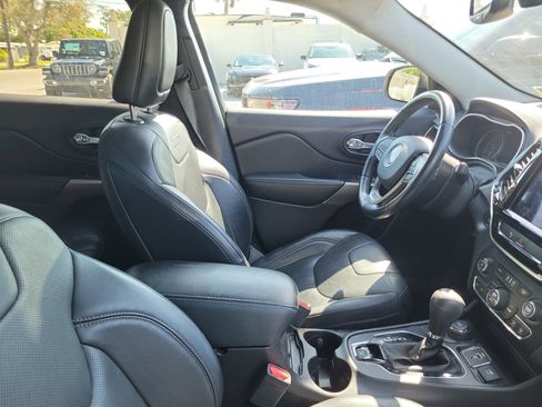 Used 2020 Jeep Cherokee Limited image 10