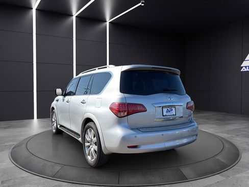 Used 2014 INFINITI QX80 4WD w/ Deluxe Touring Package image 4
