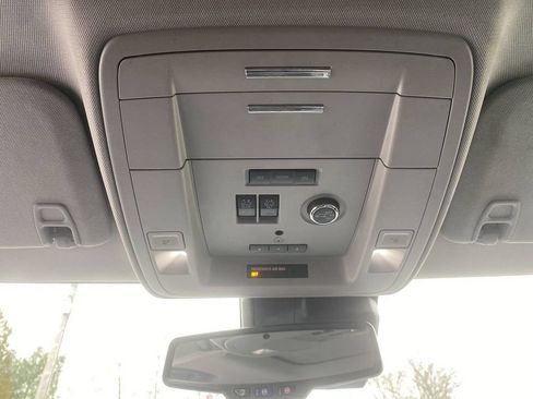 Used 2020 Chevrolet Suburban Premier AWD/4WD image 22