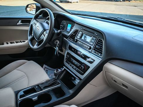 Used 2015 Hyundai Sonata SE image 16