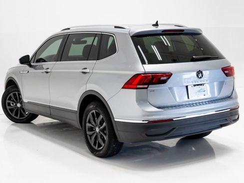 Used 2024 Volkswagen Tiguan SE FWD image 33