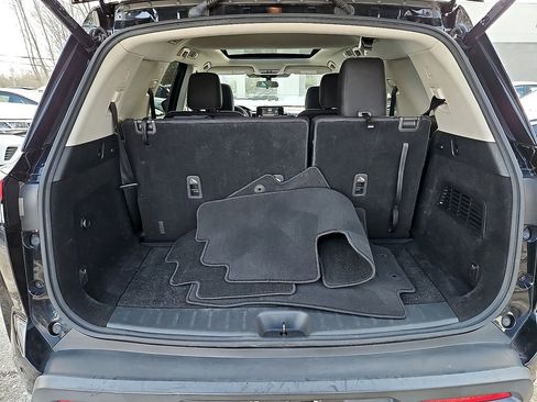 Used 2022 Nissan Pathfinder SV w/ SV Premium Package image 30