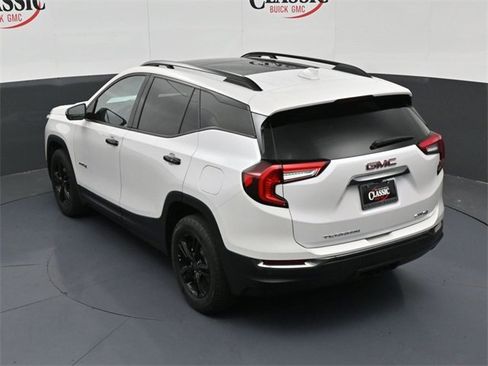 Used 2022 GMC Terrain AT4 w/ Infotainment Package II image 16