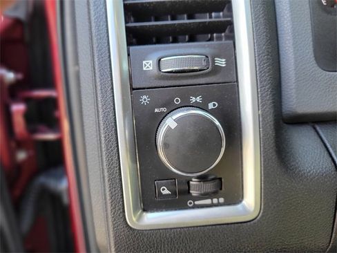 Used 2017 RAM 1500 Classic SLT image 21