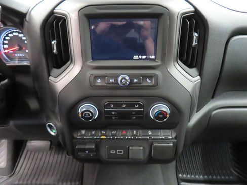 Used 2025 Chevrolet Silverado 2500 Custom w/ Custom Value Package AWD/4WD image 19