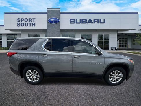 Used 2019 Chevrolet Traverse LS FWD image 2