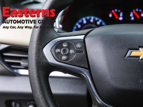 Used 2023 Chevrolet Traverse LS image 15