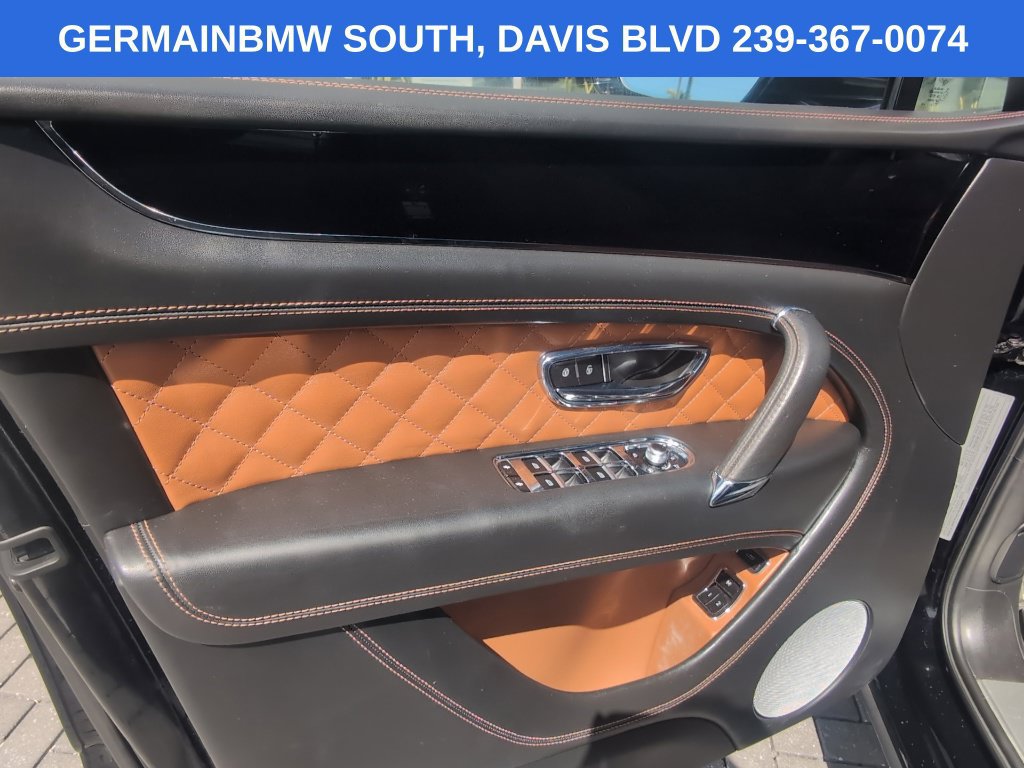 Used 2017 Bentley Bentayga AWD/4WD image 20