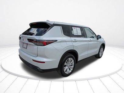 Used 2025 Mitsubishi Outlander ES