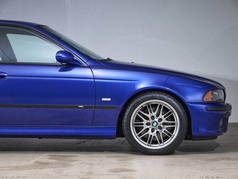 Used 2002 BMW M5 RWD image 23