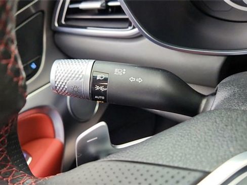 Used 2025 Genesis G70 2.5T w/ Sport Prestige Package image 41