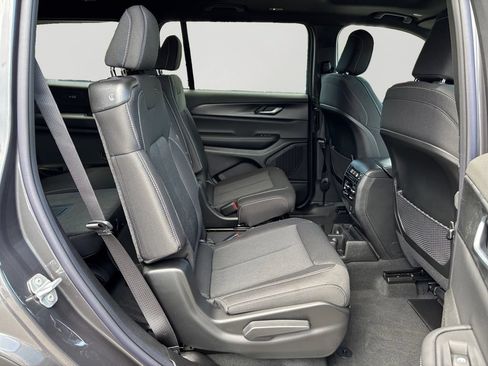 New 2026 Jeep Grand Cherokee L 4WD image 13