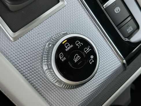 Used 2024 Mitsubishi Outlander SEL image 25