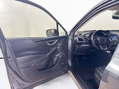 Used 2021 Subaru Forester Limited image 9