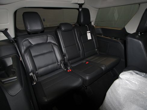 New 2025 Lincoln Navigator Reserve AWD/4WD image 30