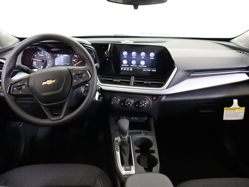 New 2026 Chevrolet Trax LS w/ LS Convenience Package FWD image 16